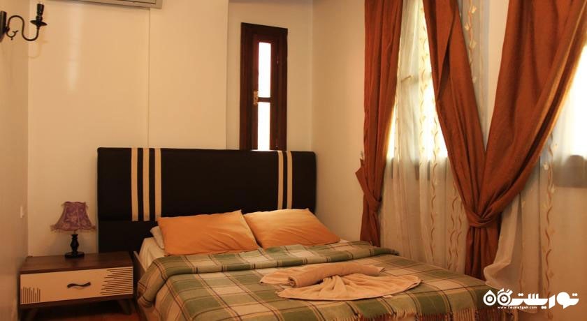 تخت بزرگ اتاق دبل